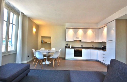 Bellagio Apartment | Unforgettable Stay at LISZT TOWER: Lakefront 3BR Retreat