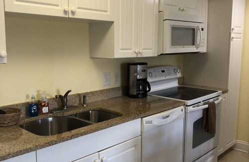 North Litchfield Beach Condo | Oceanfront Condo at Litchfield Beach with Pool & Kitchen