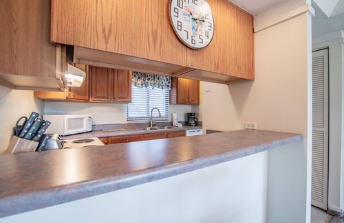 North Litchfield Beach Condo | Inviting Litchfield Retreat: Oceanfront Condo by the Beach