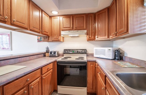 North Litchfield Beach Condo | Inviting Litchfield Retreat: Oceanfront Condo by the Beach