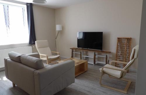 Uchizy Bed & Breakfast | Oceanfront Escape at Litdevin with High Guest Ratings