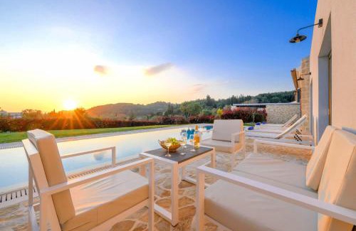 Kavvadades Villa | Elegant Lithari Villas with Ocean View & Hot Tub Retreat