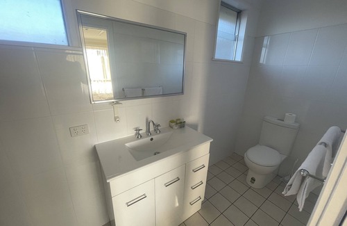Lithgow Hotel | Comfortable Stay at Lithgow Motor Inn with Breakfast Included