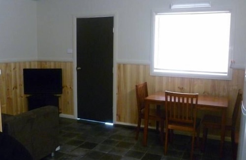 Bowenfels RV Rental | Explore Lithgow Tourist and Van Park: Family-Friendly Retreat