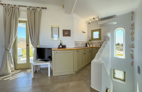 Folegandros Villa | Unforgettable Lithia - Villa Myrtia with Pool & Breakfast