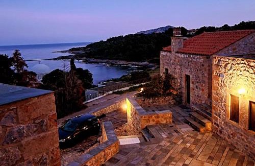 Monemvasia House | Discover Lithochtisto: Pet & Child Friendly Getaway