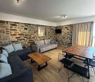 Gialiskari Apartment | Top-Rated Lithos Apartments: Family-Friendly Retreat Awaits