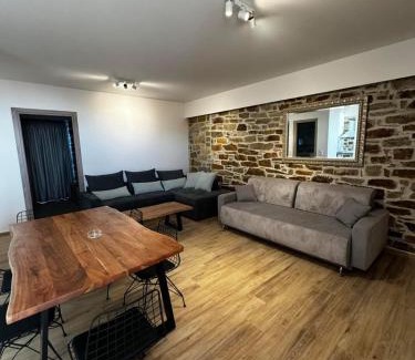 Gialiskari Apartment | Top-Rated Lithos Apartments: Family-Friendly Retreat Awaits