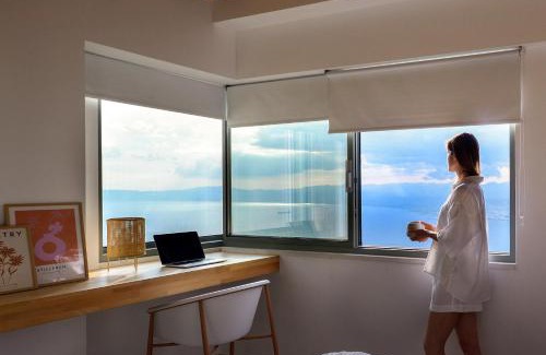 Diasella Villa | Indulge at Lithos Retreat 1: Oceanfront Oasis with Pool