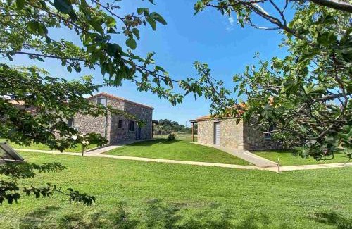 Eresos-Antissa Apartment | Family-Friendly Lithos Villas: 4-Star Gem with Top Reviews