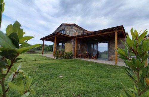 Eresos-Antissa Apartment | Family-Friendly Lithos Villas: 4-Star Gem with Top Reviews