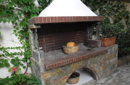 Plomari Apartment | Discover Litsa: Pet-Friendly Oceanfront Retreat for Families