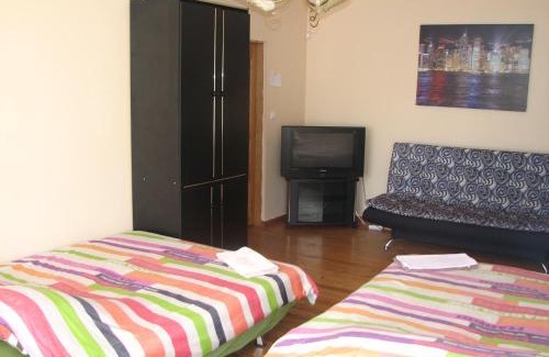 Klaipeda House | Cozy Little Amber Apartments with Kitchen & Family Amenities