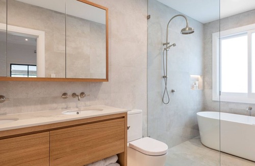 Avalon Beach House | Discover Little Avalon: Oceanfront Pet-Friendly Retreat