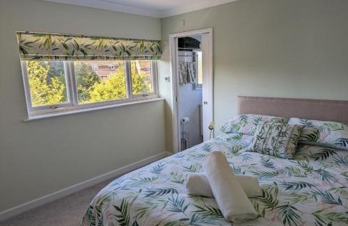 Wethersfield Bed & Breakfast | Inviting Little Barham B&B with Pool and Hot Tub