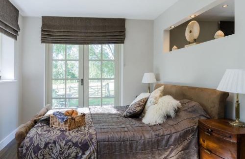 Alfreton House | Pet-Friendly Little Barn: 4-Star Escape with Top Reviews