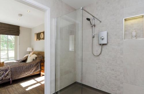 Alfreton House | Pet-Friendly Little Barn: 4-Star Escape with Top Reviews
