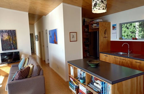 Waikawau House | Eco-Friendly Little Bay House with Oceanview & Pool Access