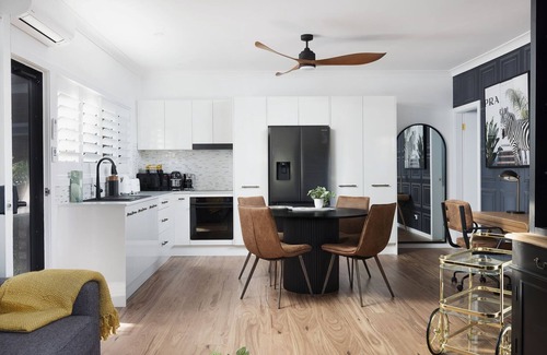 Nelson Bay Villa | Ideal Little Beach Boutique Apartment with Ocean View