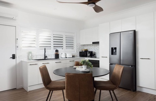Nelson Bay Villa | Ideal Little Beach Boutique Apartment with Ocean View