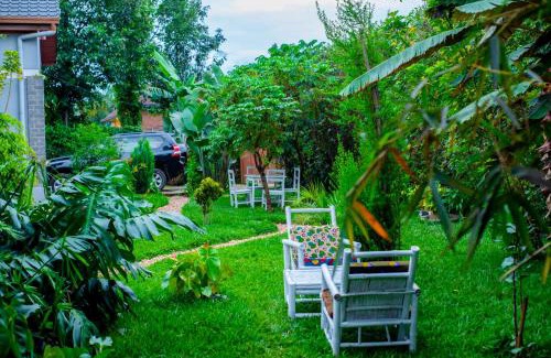 Ruhengeri Bed & Breakfast | Family-Friendly Retreat at Little Birds Paradise - Rated 9.6!