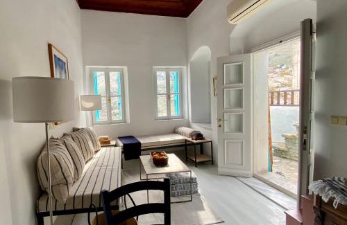 Symi House | Pet-Friendly Retreat: Little Blue in Chorio, Symi