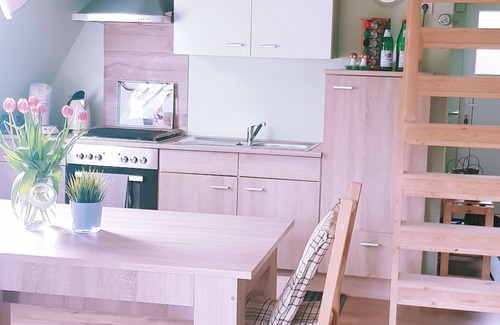 Gossersweiler-Stein House | Escape to Relaxation: Pet-Friendly Retreat with Ocean Views