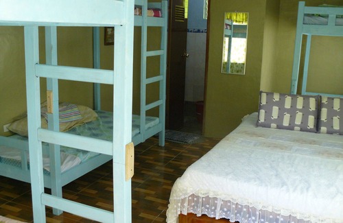 Mambajao House | Cozy Retreat at Little Bridges B&B with Family-Friendly Dining