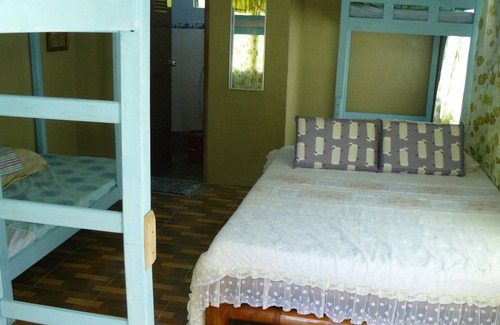 Mambajao House | Cozy Retreat at Little Bridges B&B with Family-Friendly Dining