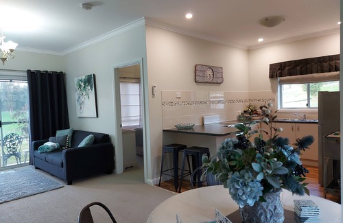 The Bight Cottage | Little Britton: Pet-Friendly Oceanfront Retreat with Kitchen