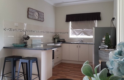 The Bight Cottage | Little Britton: Pet-Friendly Oceanfront Retreat with Kitchen