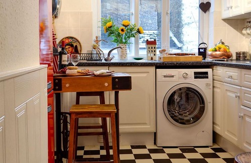 Llangattock House | Cozy Little Brook Cottage: Family-Friendly 4-Star Retreat