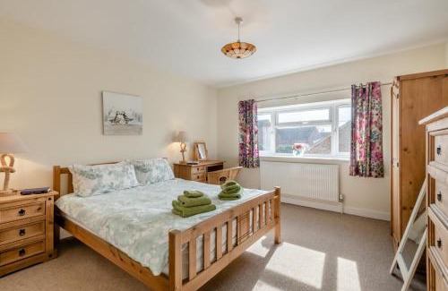 Heacham House | Little Bunting