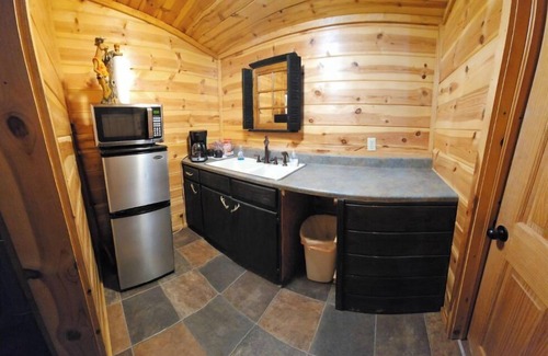 Pickens Cabin | Cozy Cabin Retreat in Kiamichi Mountains Near Hochatown