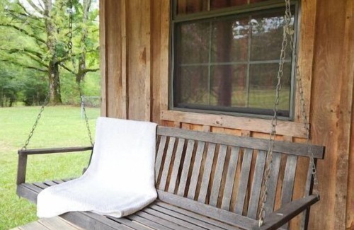 Pickens Cabin | Cozy Cabin Retreat in Kiamichi Mountains Near Hochatown