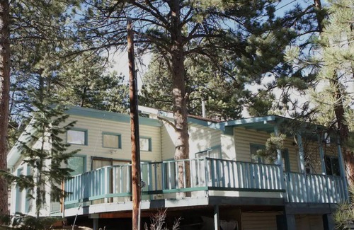 Coal Creek Cabin | Charming Little Cabin on the Lane - Pet and Child Friendly