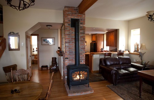 Gardiner House | Discover Little Castle: Top-Rated Stay in Gardiner