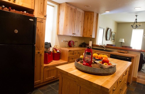 Gardiner House | Discover Little Castle: Top-Rated Stay in Gardiner