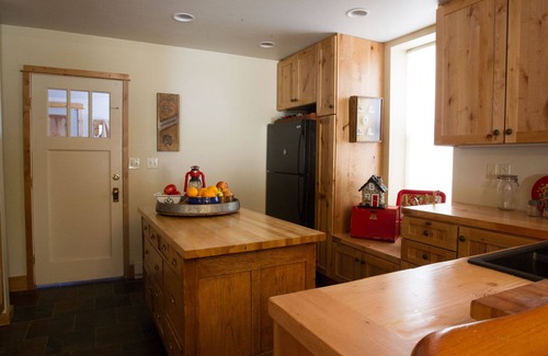 Gardiner House | Discover Little Castle: Top-Rated Stay in Gardiner