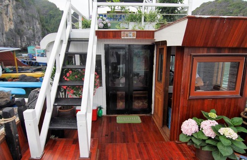 Cat Hai Boat Rental | Guest Rated 10/10: Little Cat Ba Boat House Retreat