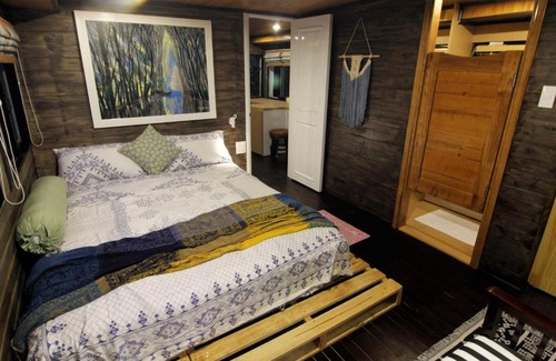 Cat Hai Boat Rental | Guest Rated 10/10: Little Cat Ba Boat House Retreat