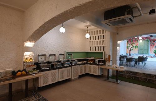 Kanpur Hotel | Cozy Little Chef Hotel: Family-Friendly with Restaurant Dining