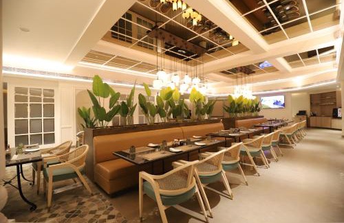 Kanpur Hotel | Cozy Little Chef Hotel: Family-Friendly with Restaurant Dining
