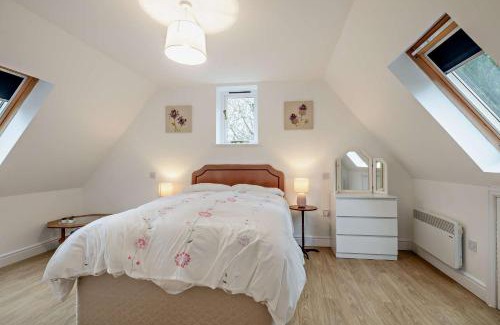 Hethel House | Remarkable Little Coach House: Family-Friendly Retreat