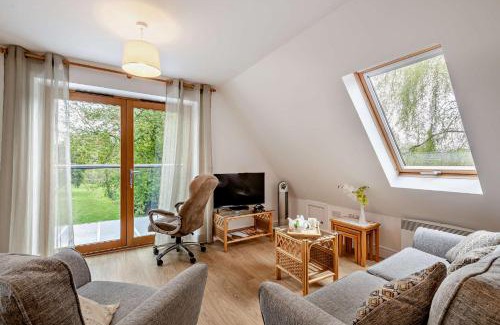 Hethel House | Remarkable Little Coach House: Family-Friendly Retreat