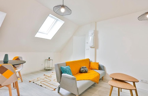 Vierzon Apartment | Cozy Little T2 with Parking and High Guest Ratings