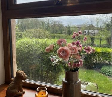 Heath Charnock Apartment | Relaxing Little Cottage - A Peaceful 3BD Family Retreat