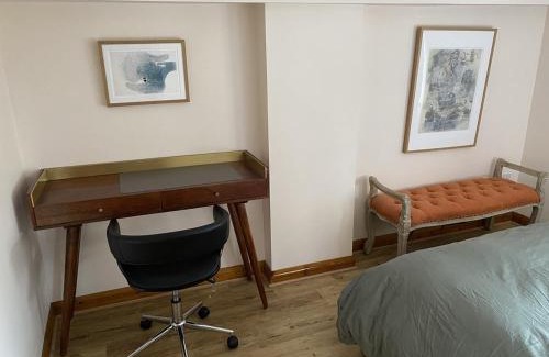 Heath Charnock Apartment | Relaxing Little Cottage - A Peaceful 3BD Family Retreat