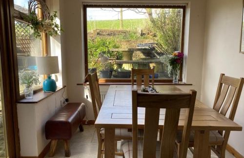 Heath Charnock Apartment | Relaxing Little Cottage - A Peaceful 3BD Family Retreat