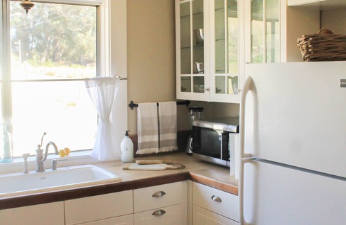 Harmony House | Charming Little Cottage in Harmony - Rated 10/10, Kid-Friendly